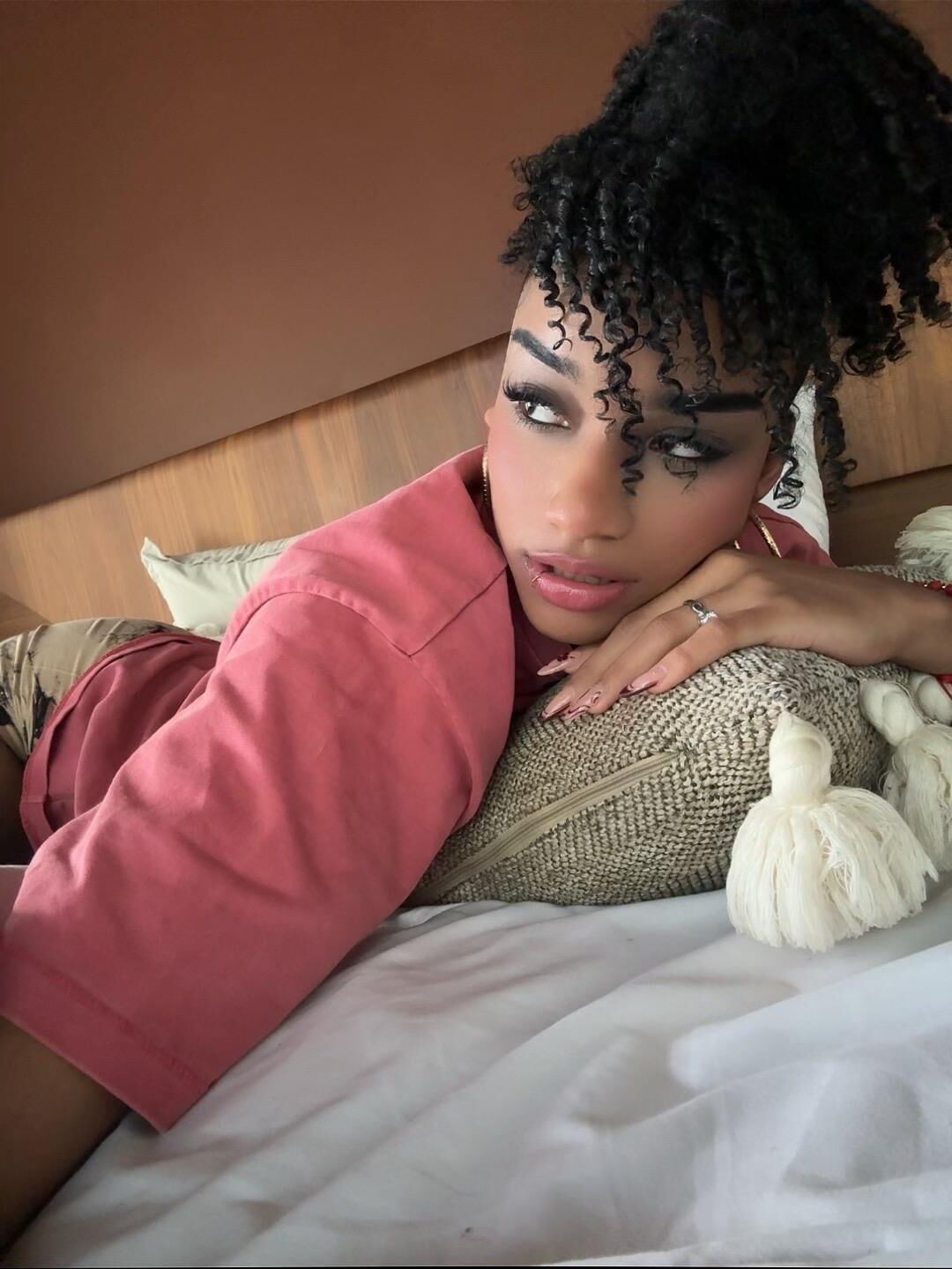 Ava