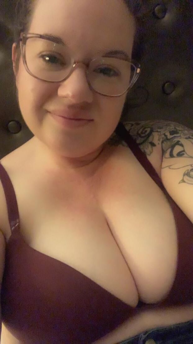Любительница GF Caitlin