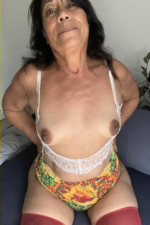 AI Spicy Taco Latina year old Amateurs
