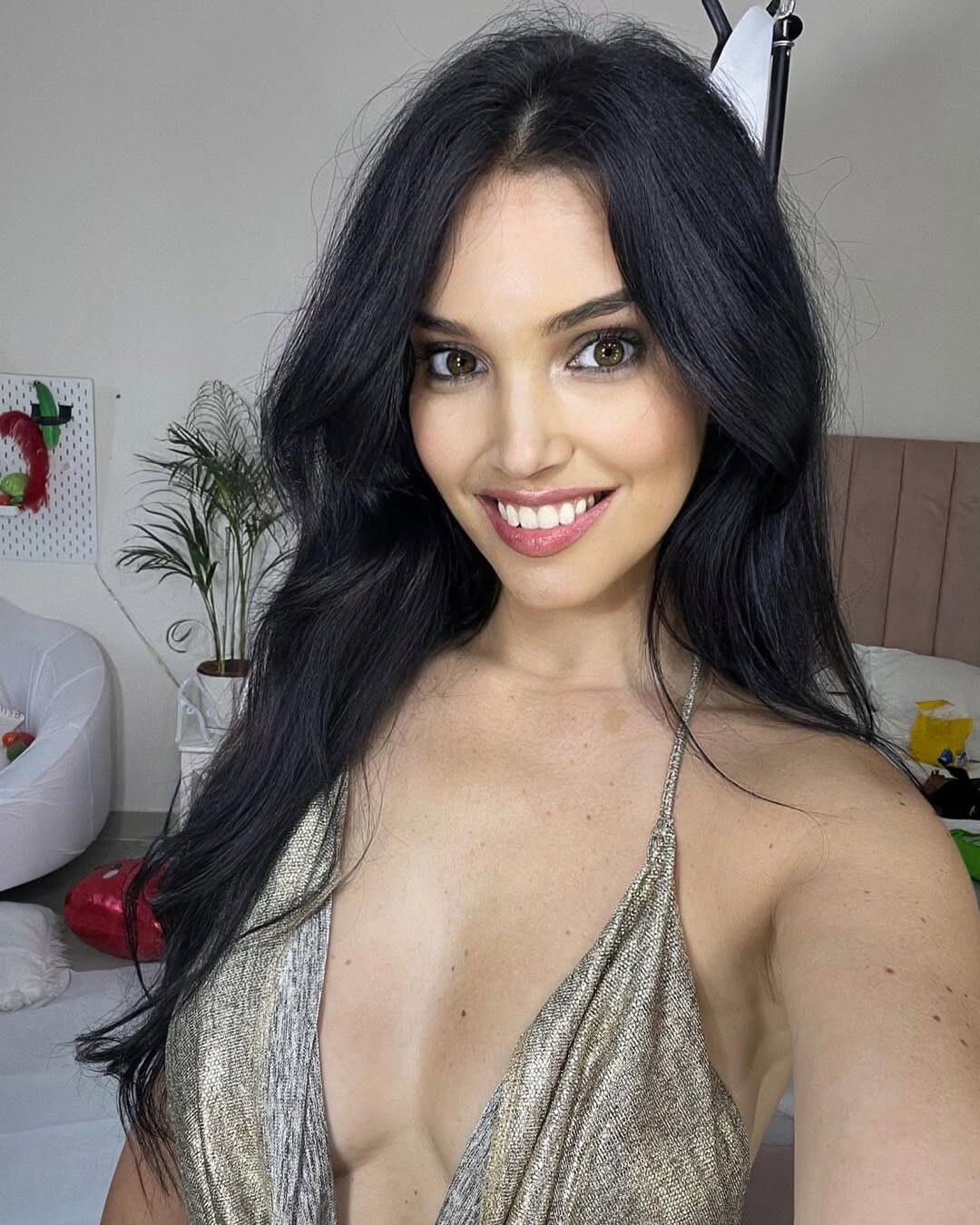 Priscillaliaud Perfect Sexy French Babe Brune Brune