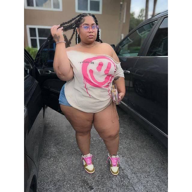 Ms pretty, Comment if you know her