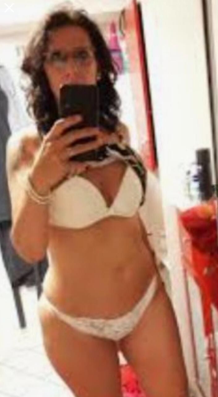 Неприятная чертовская шлюха Barbara Celfie Cumslut выставлена, пизда, немецкий