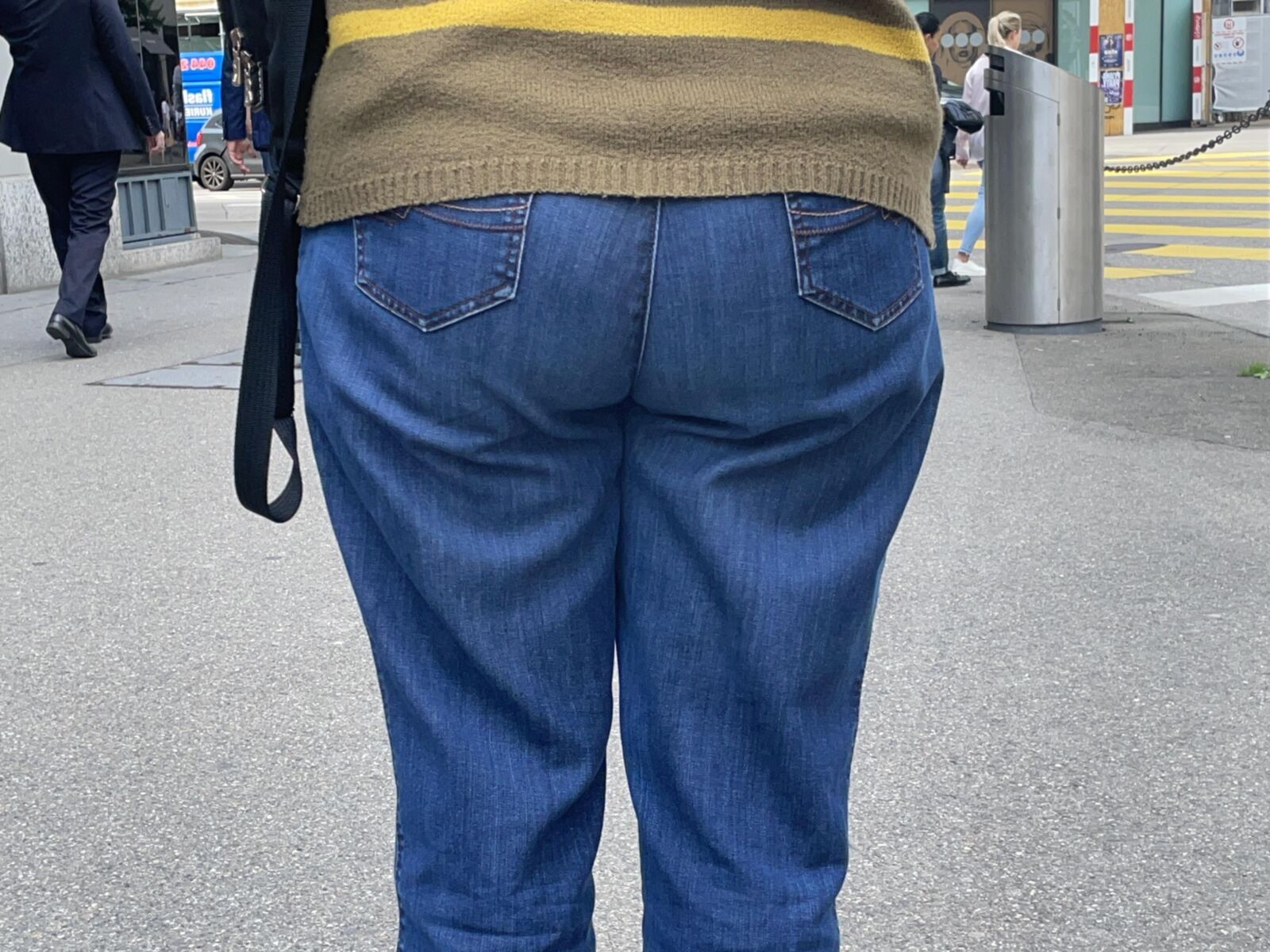 Gilf with wobbly hips