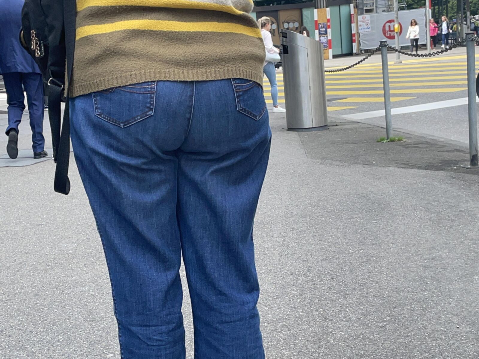 Gilf with wobbly hips