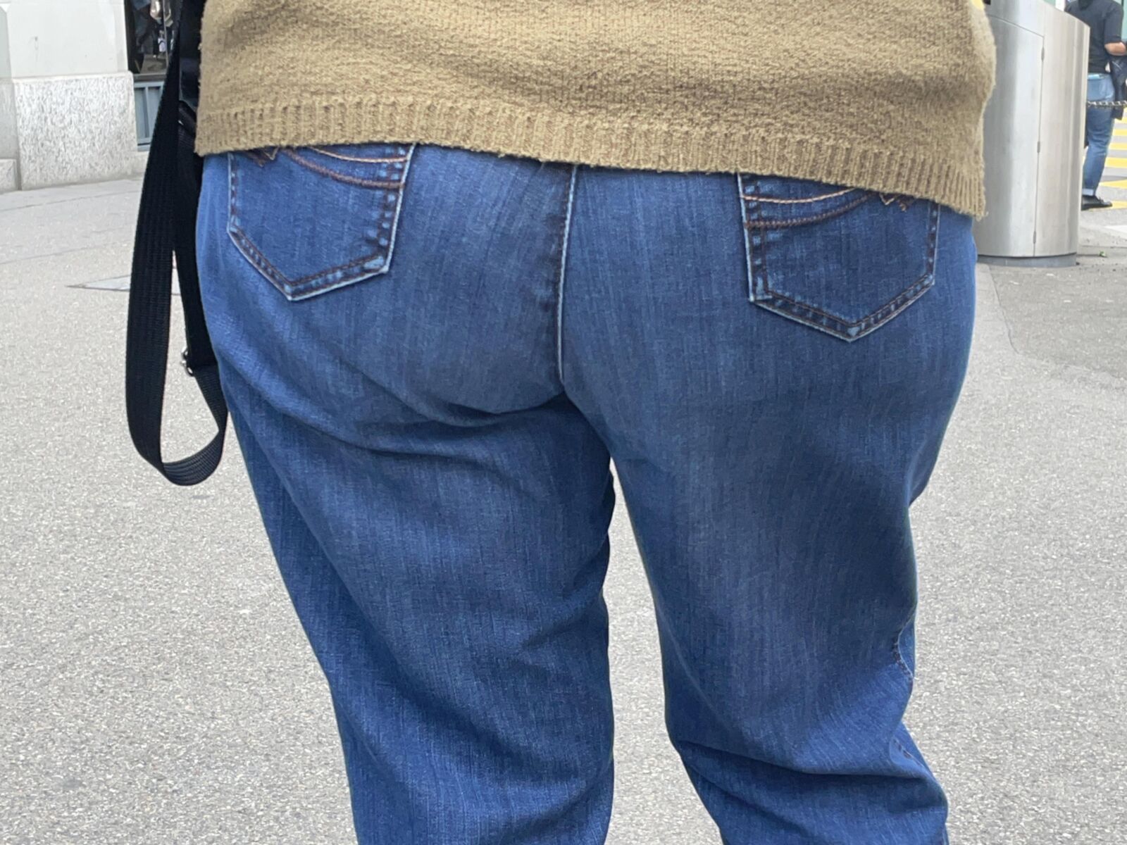 Gilf with wobbly hips