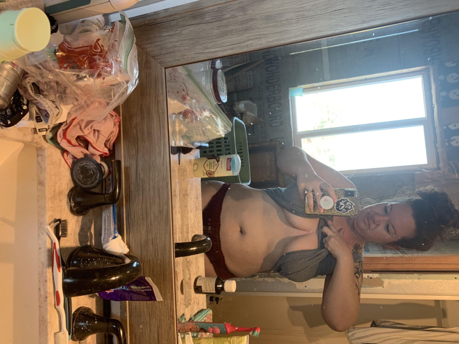 Любительница GF Caitlin