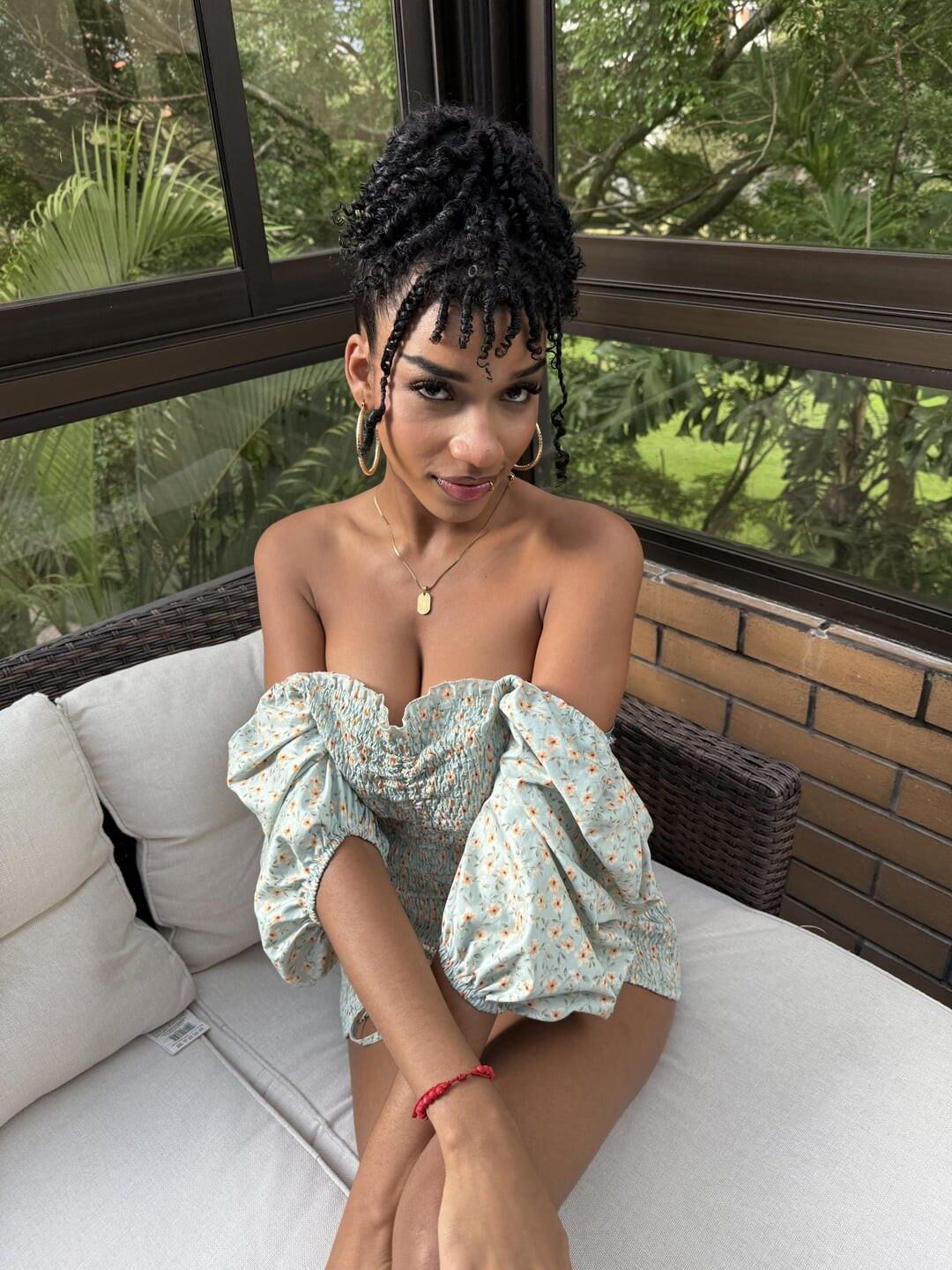 Ava