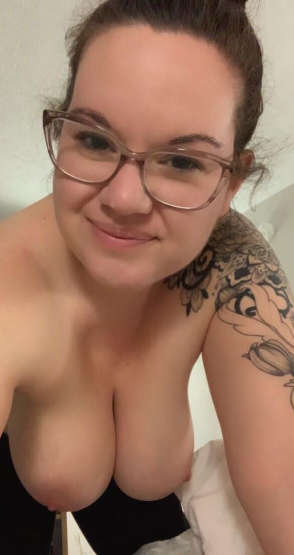 Любительница GF Caitlin