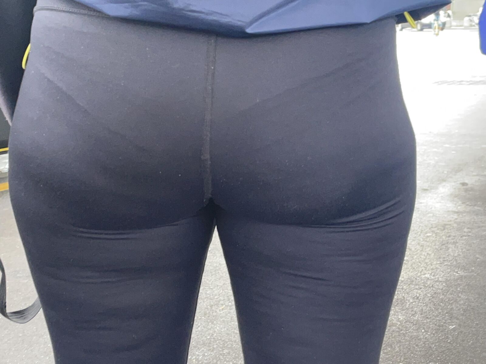 Bunny MILF ( ass candid )
