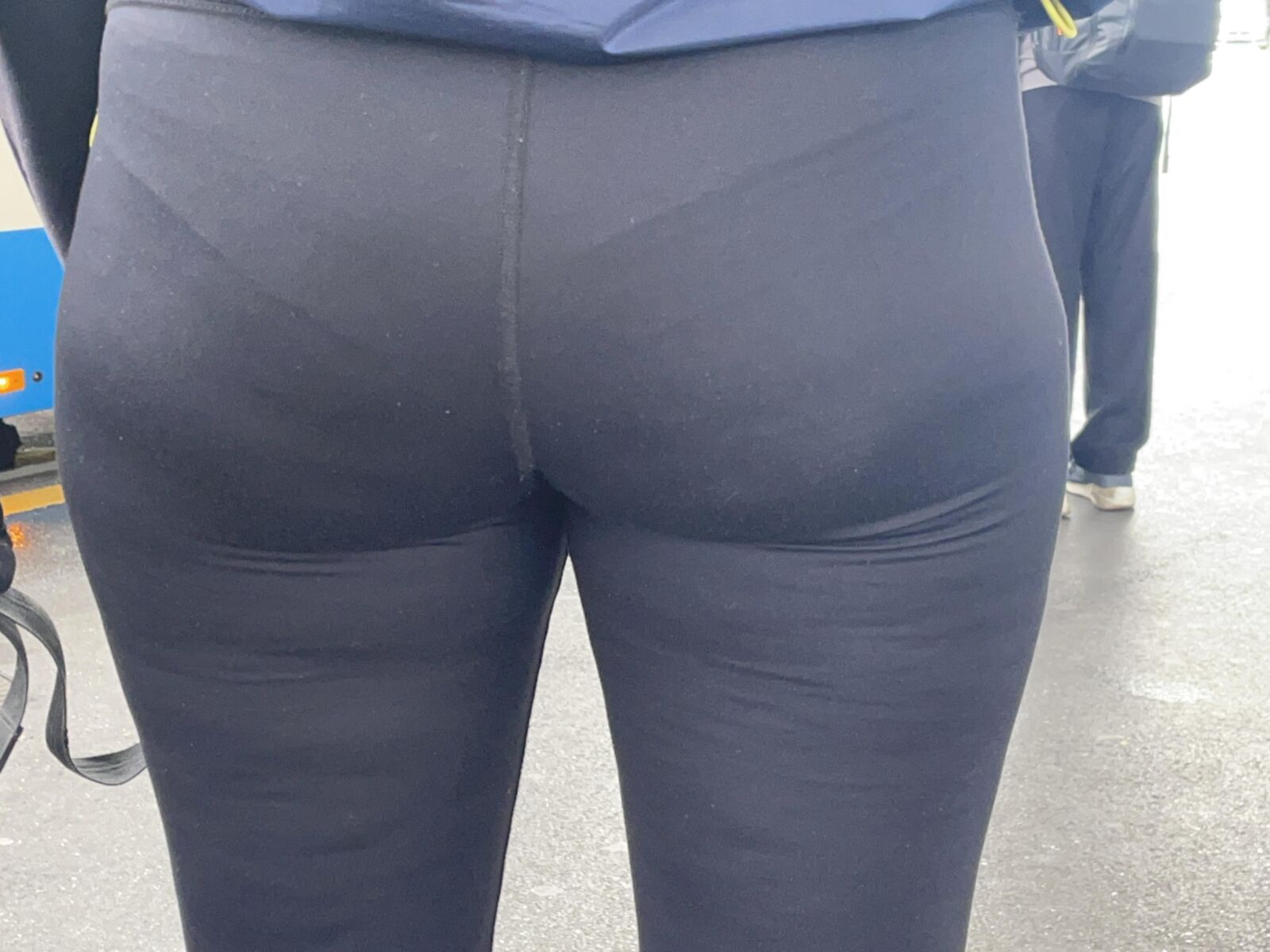 Bunny MILF ( ass candid )
