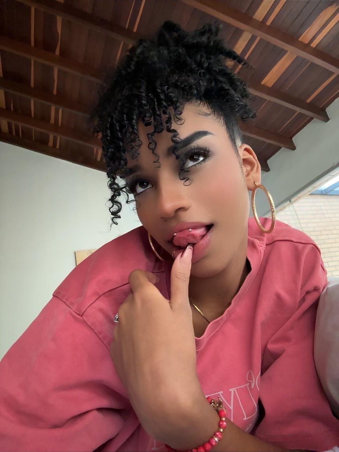 Ava