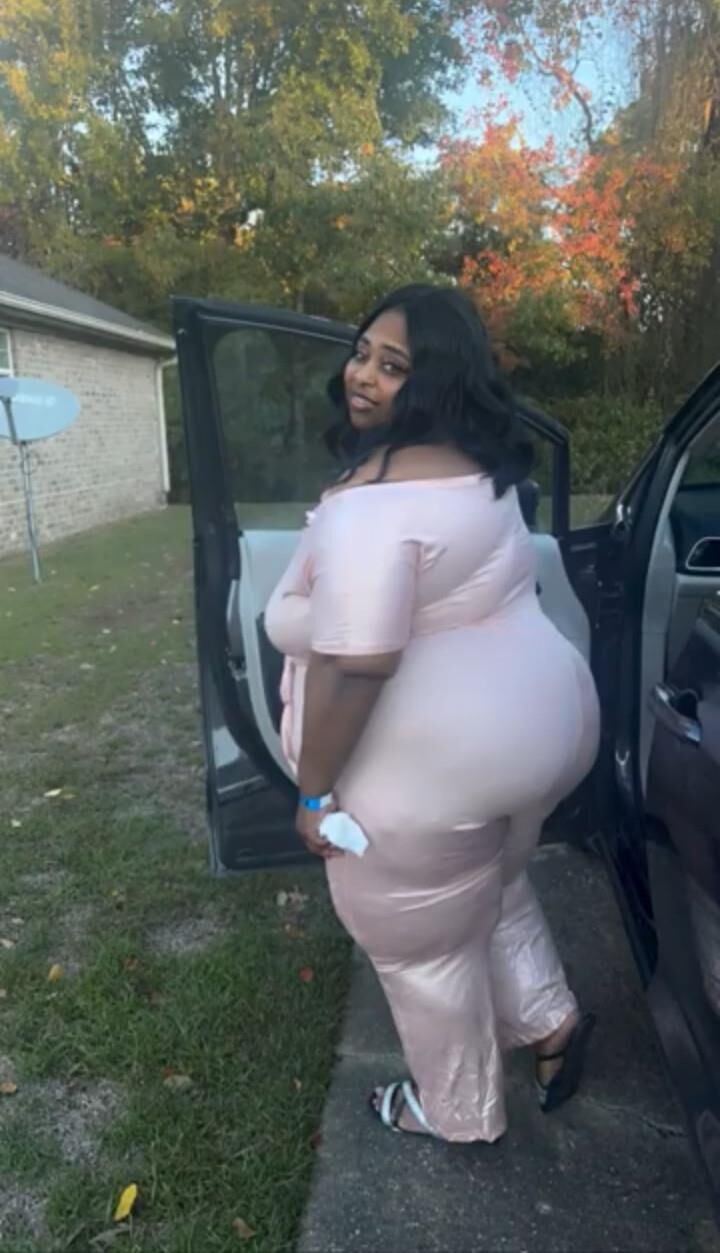 Красивая черная мамаша SSBBW