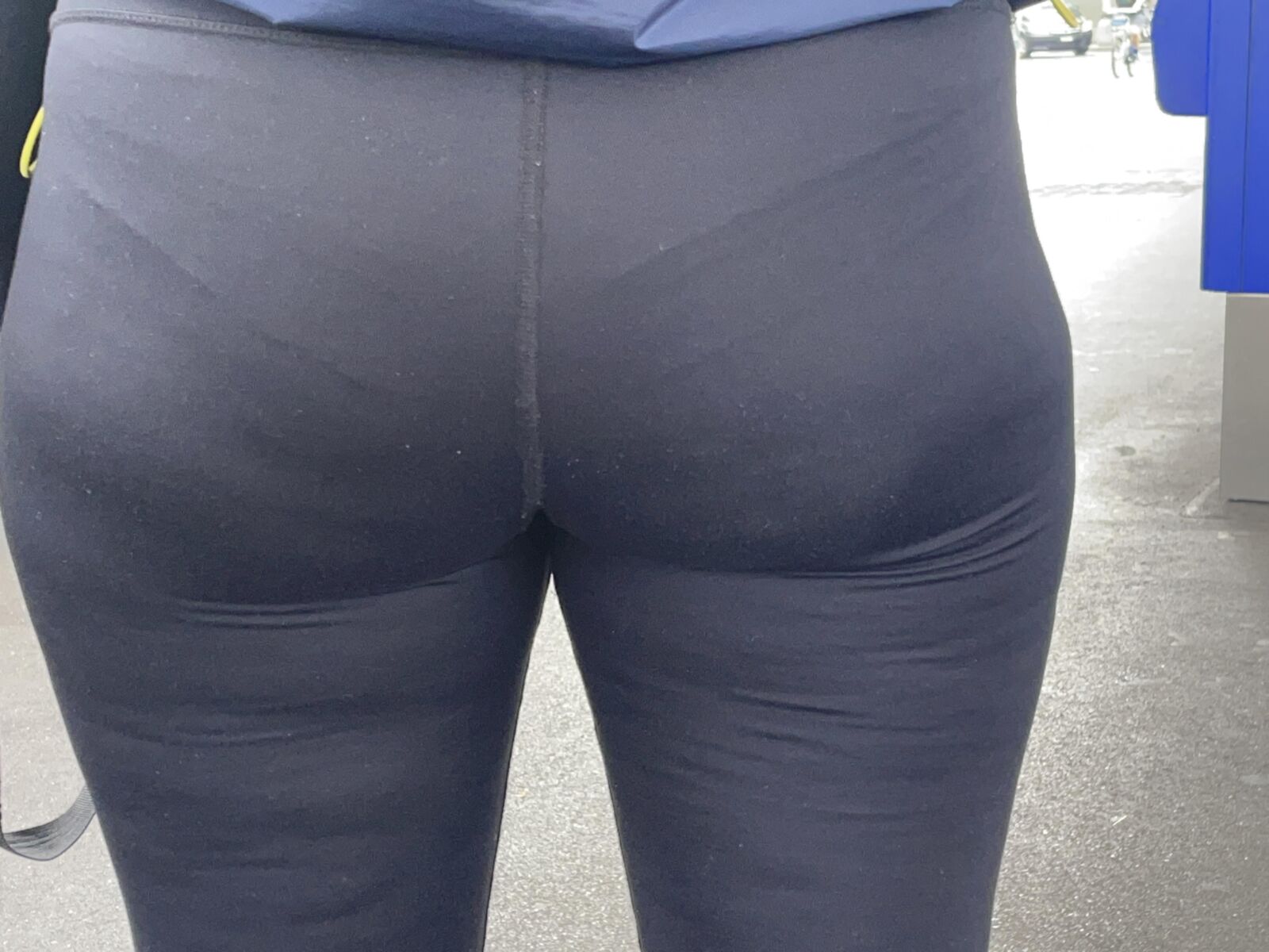 Bunny MILF ( ass candid )