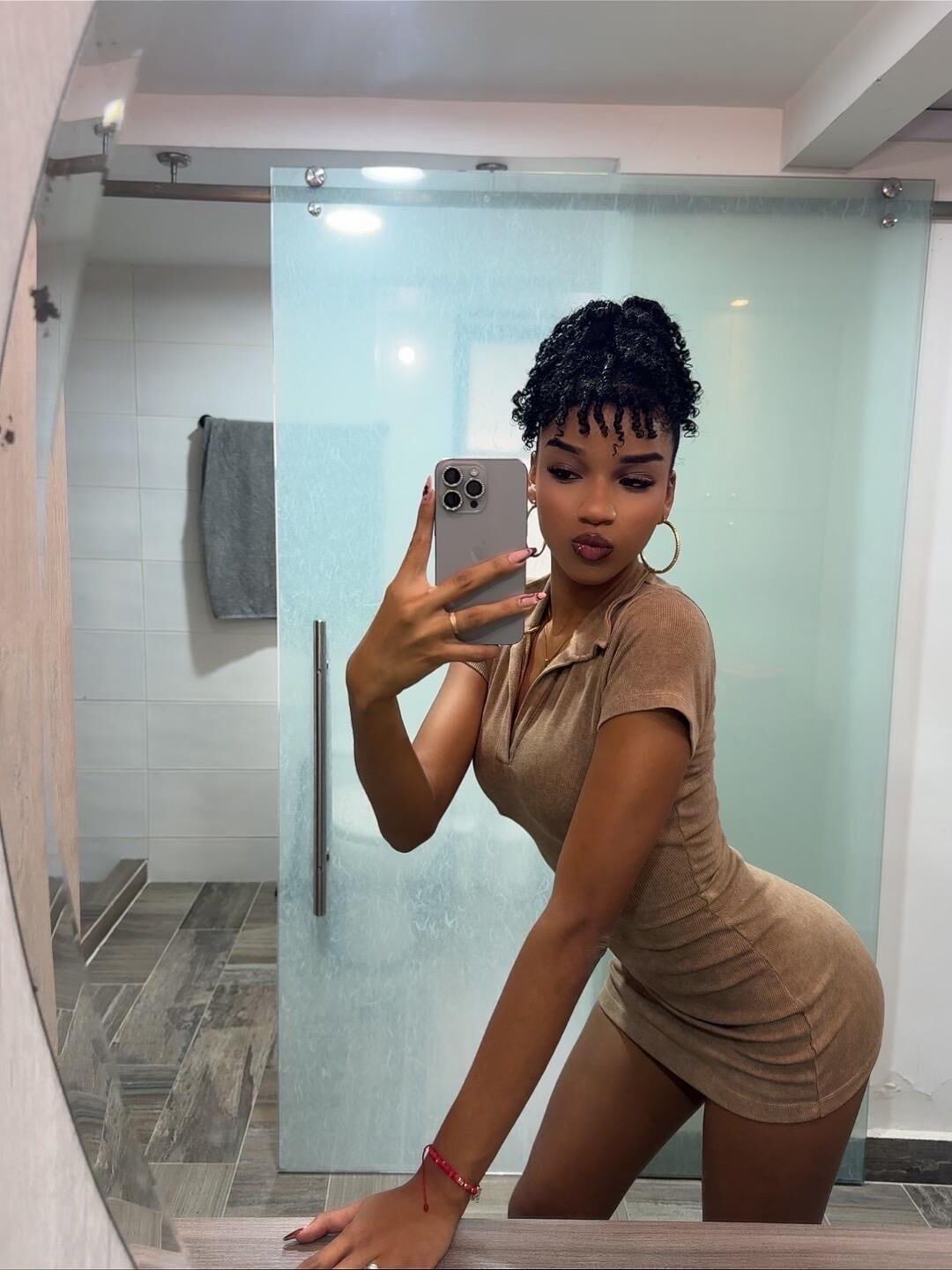 Ava