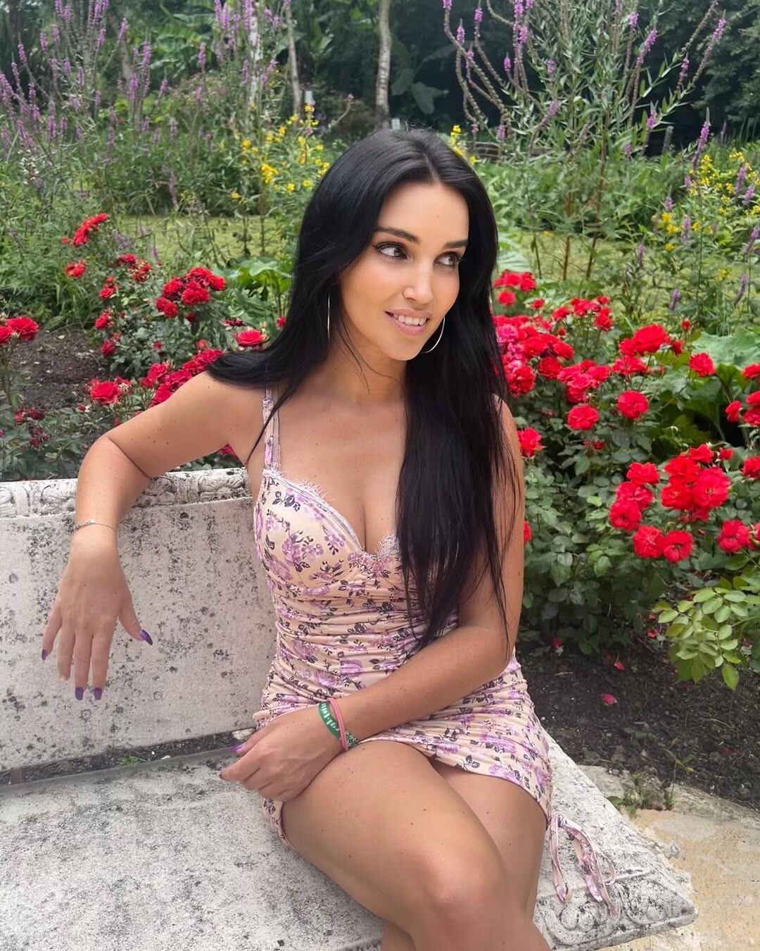 Priscillaliaud Perfect Sexy French Babe Brune Brune