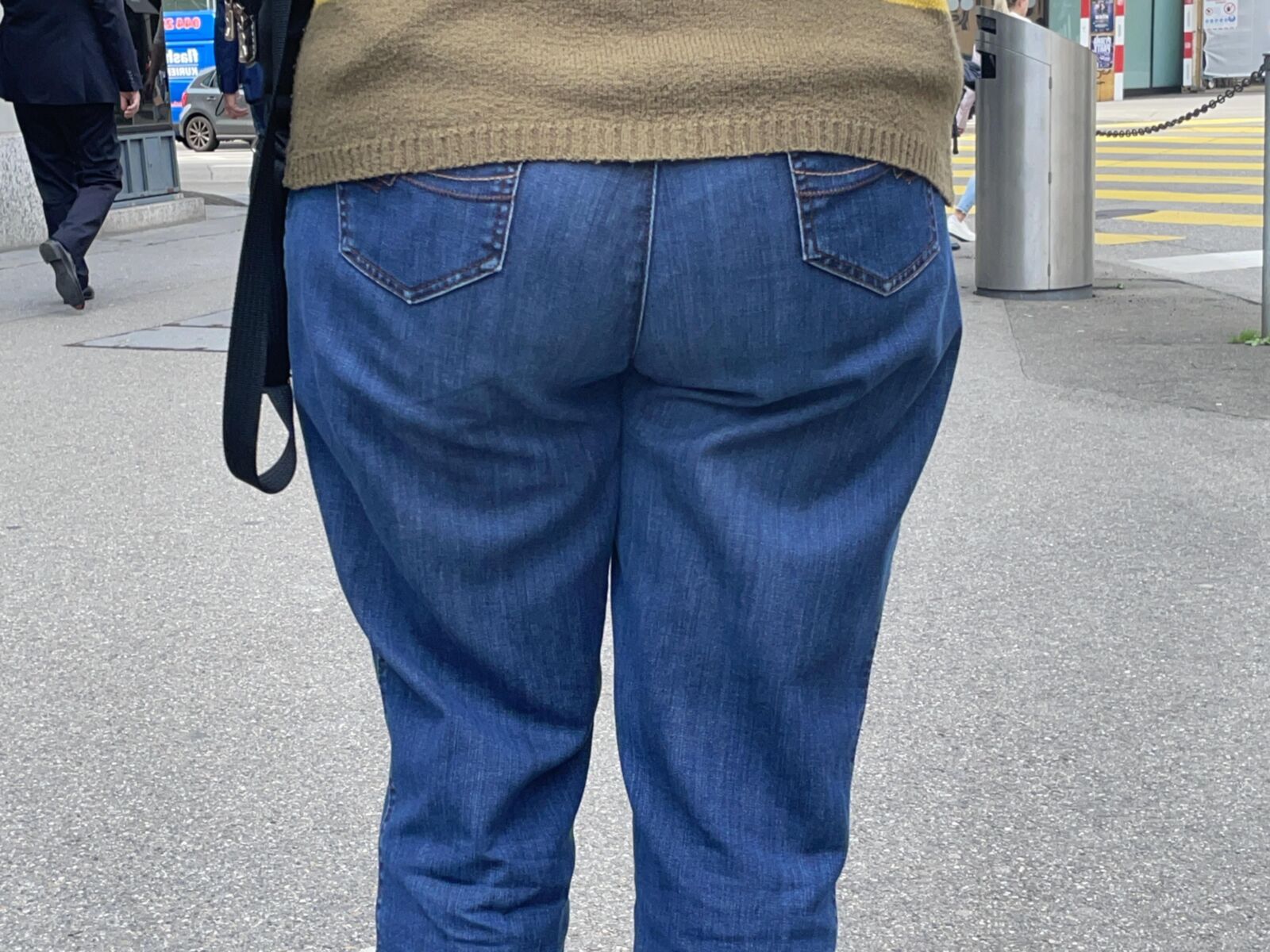 Gilf with wobbly hips