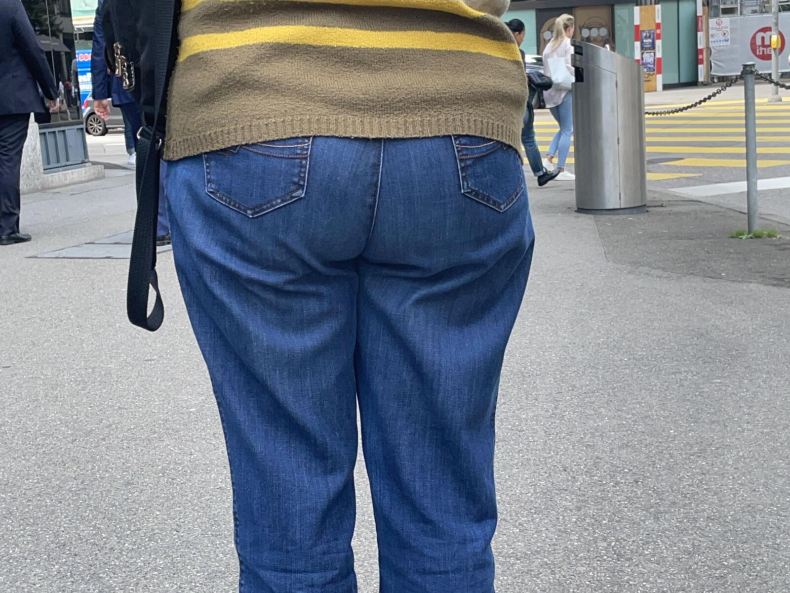 Gilf with wobbly hips