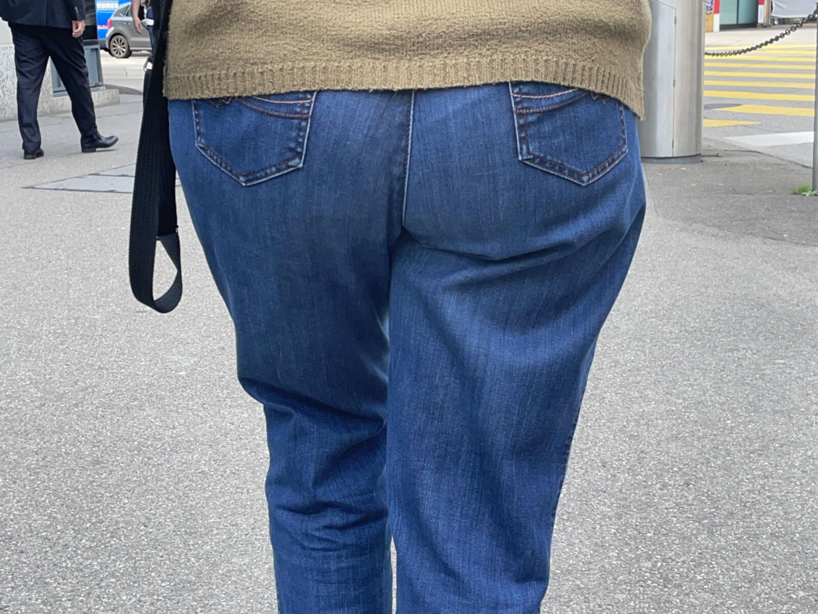 Gilf with wobbly hips