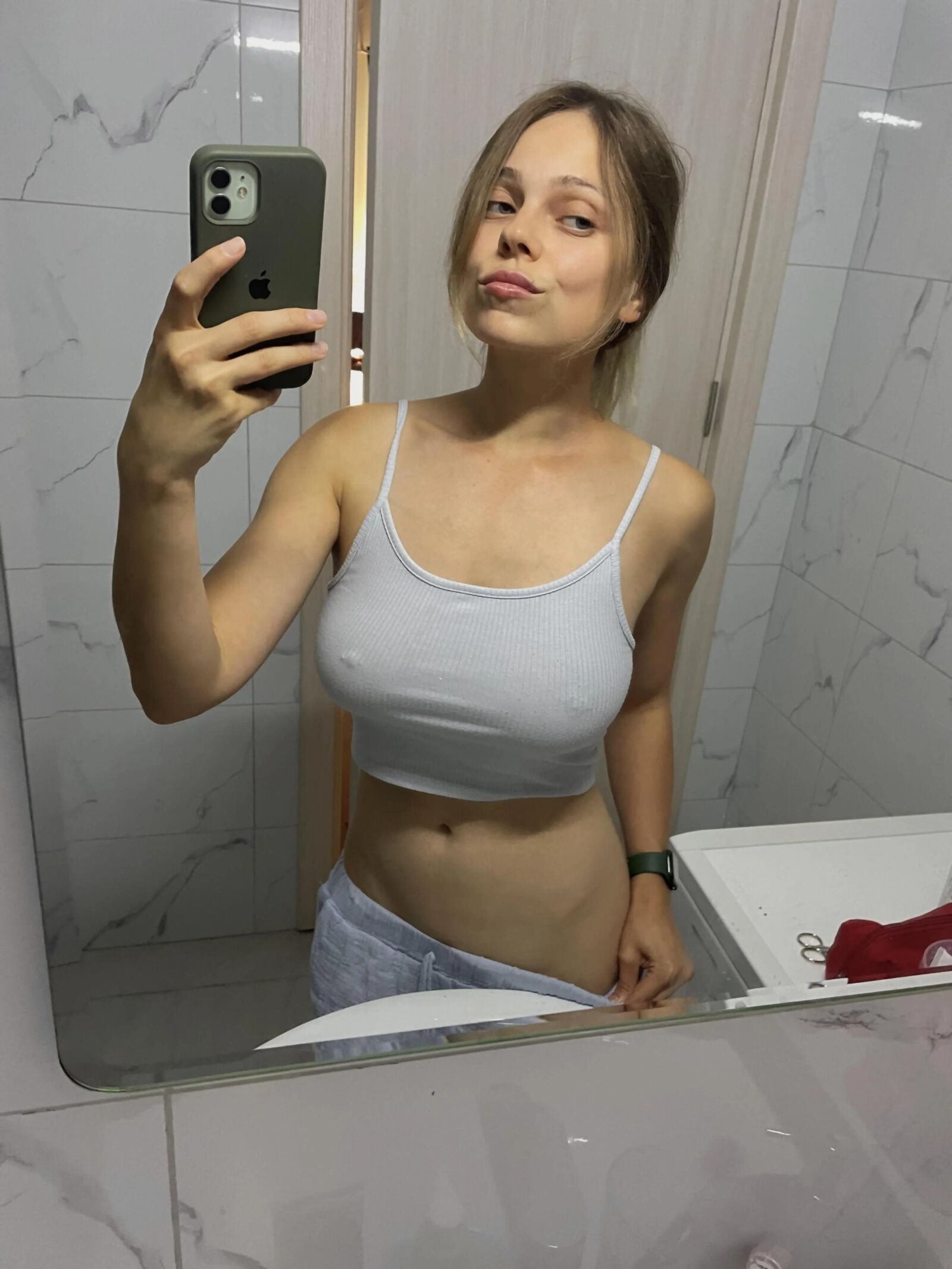 Camisas e tops
