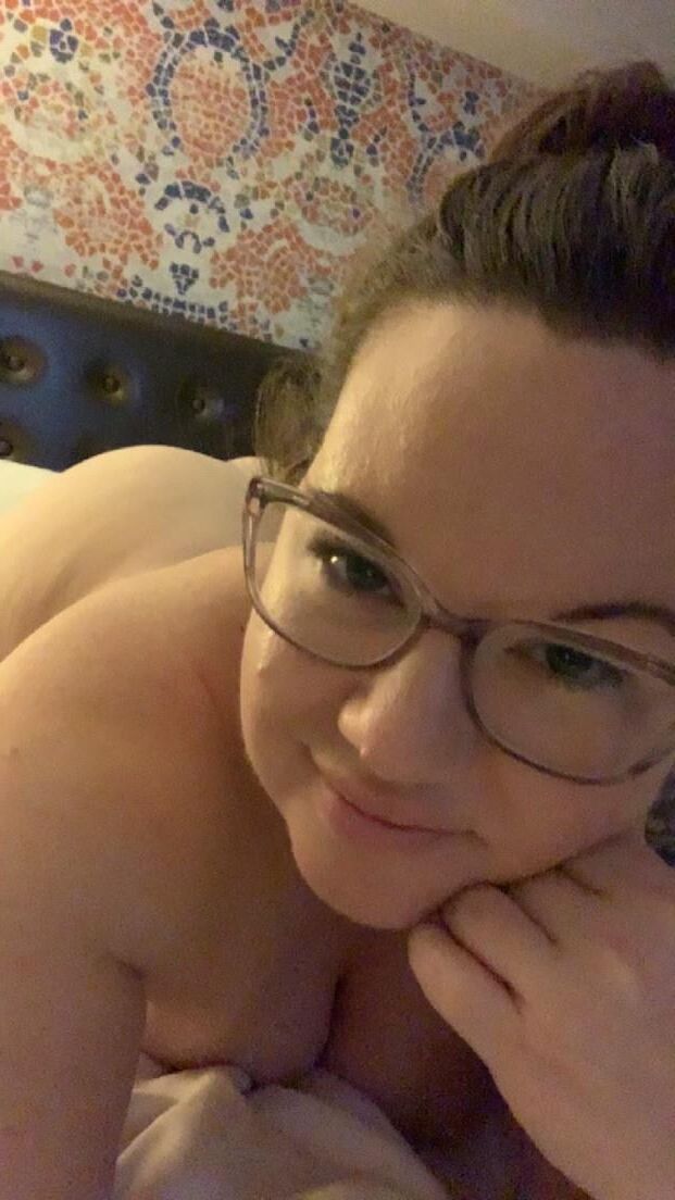 Любительница GF Caitlin