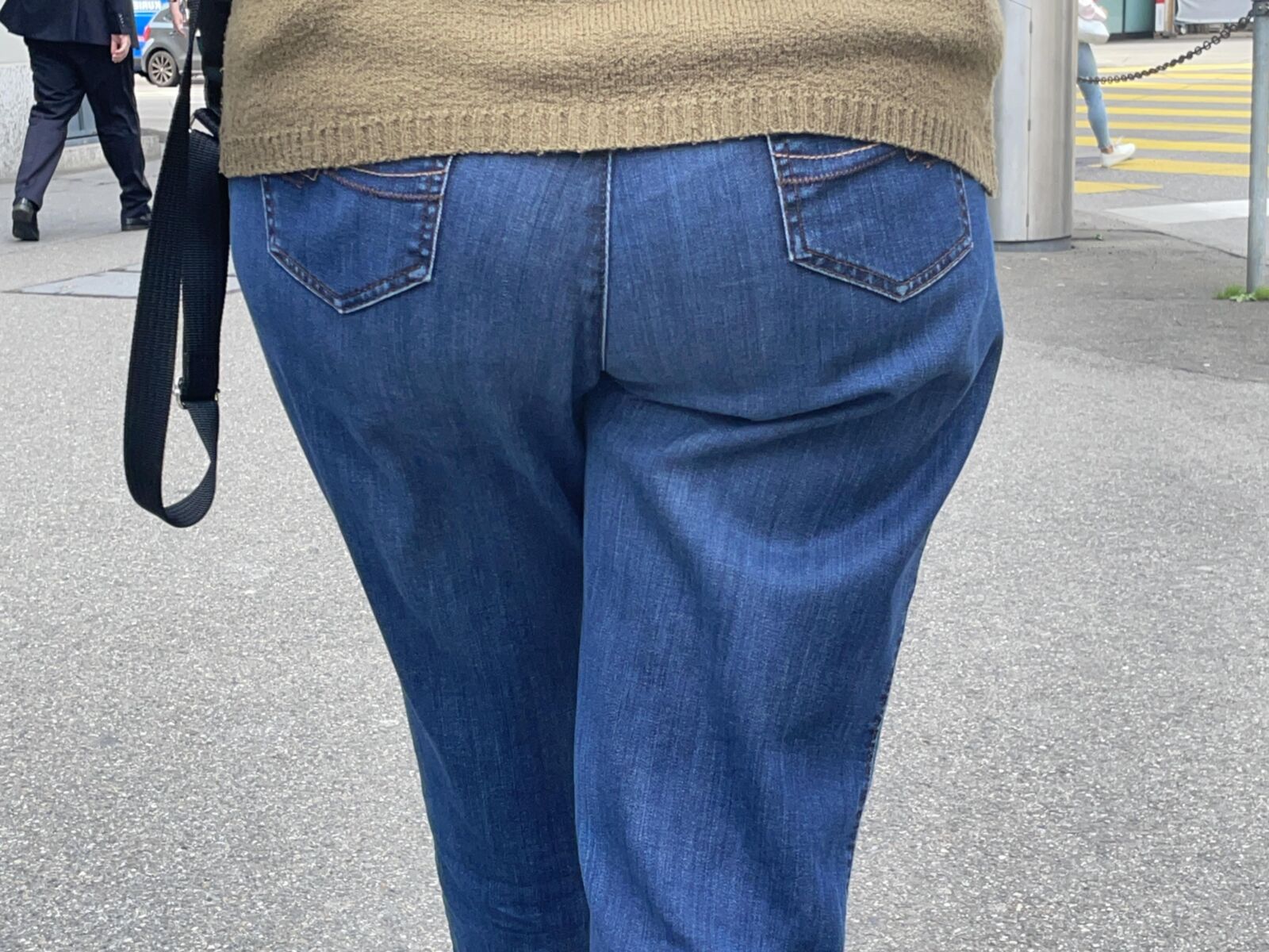 Gilf with wobbly hips