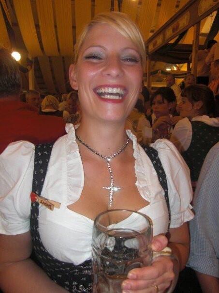 dirndl