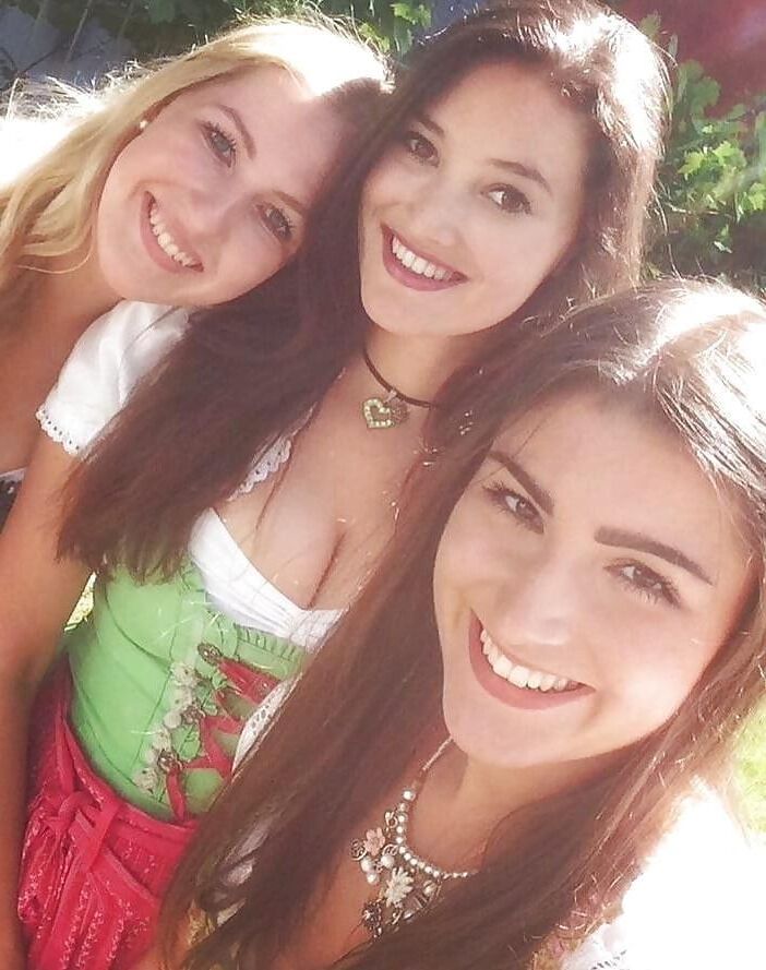 dirndl