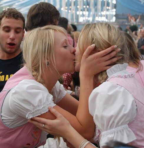 dirndl