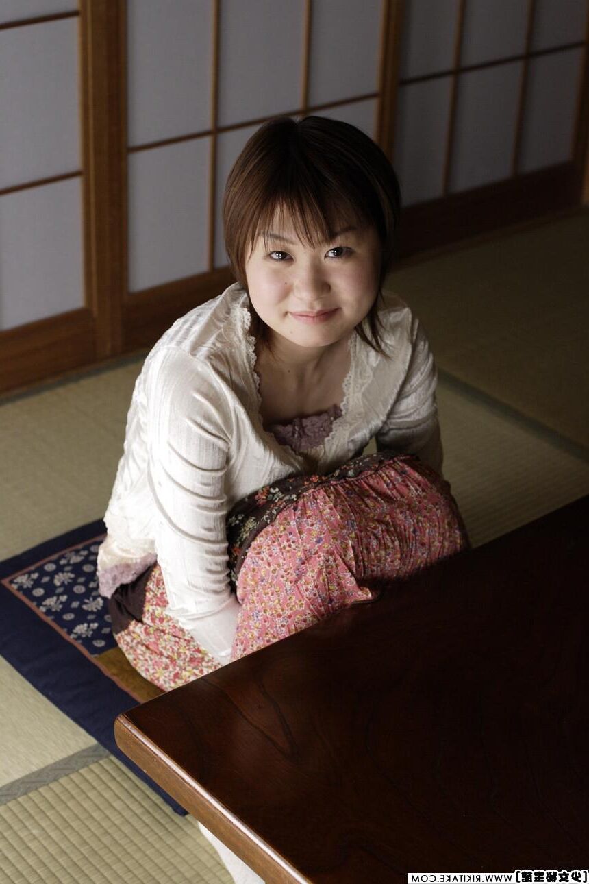 Modèle de nu japonais Hitomi Takatsu