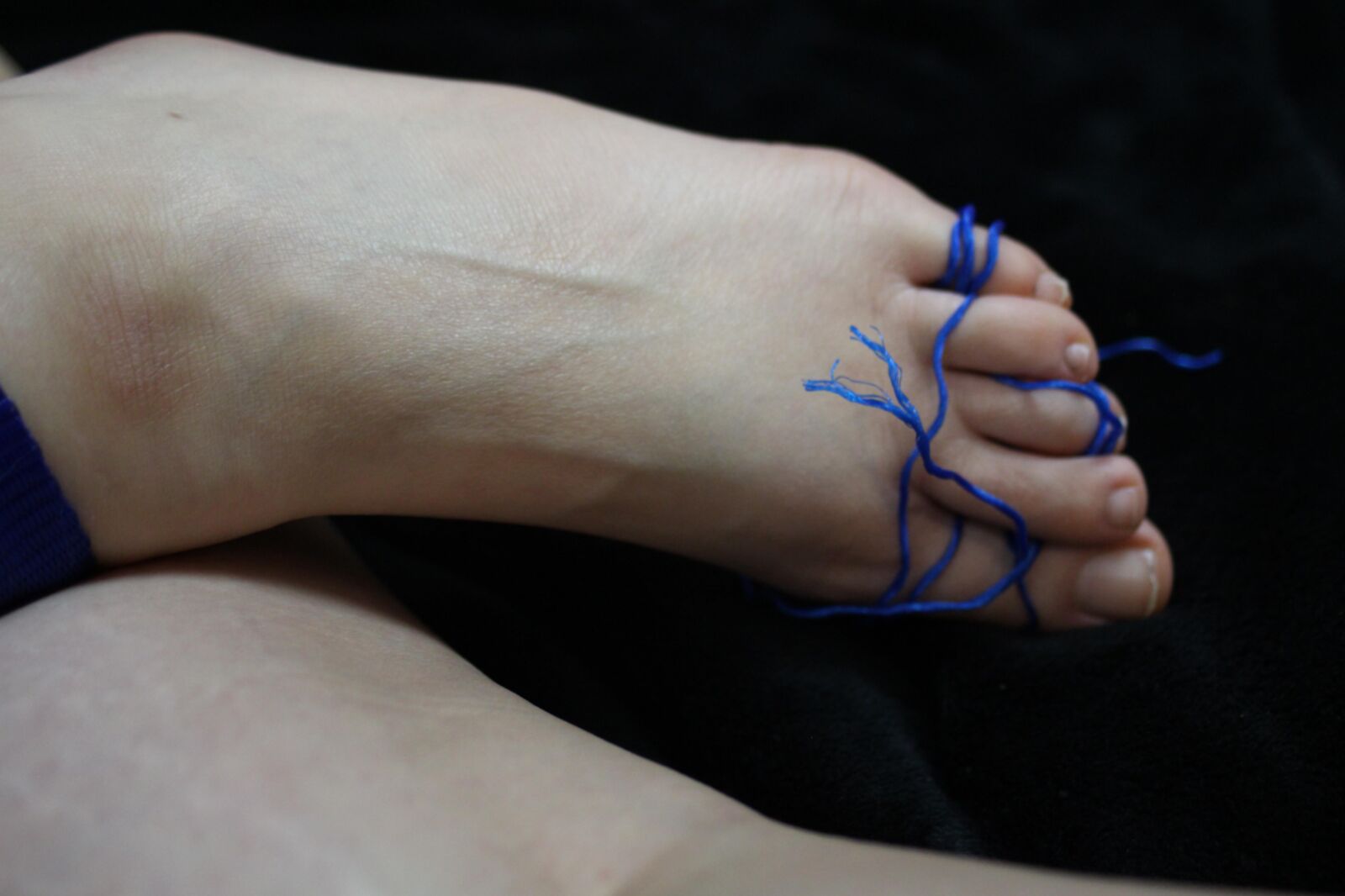 Esposa amadora exposta Bondage e Barefoot
