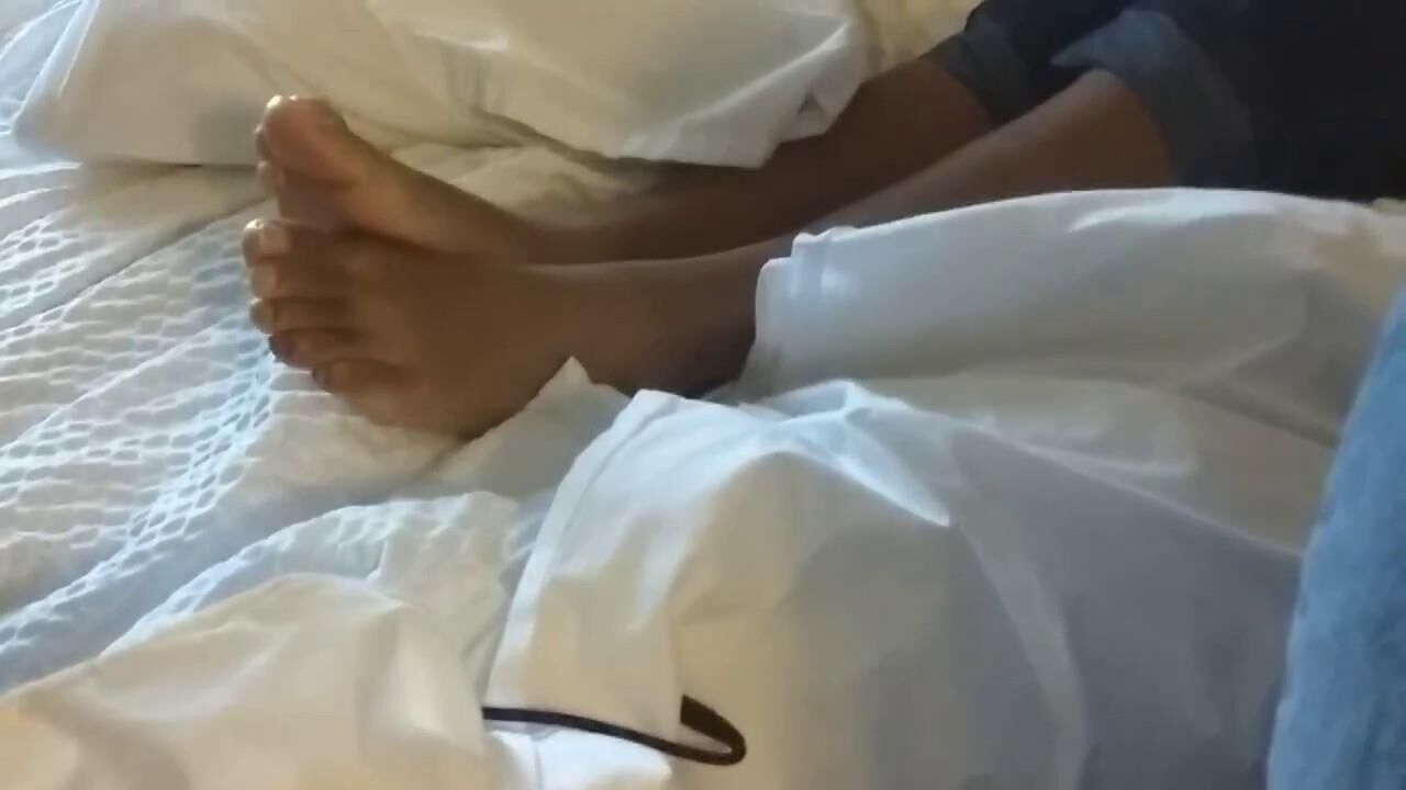 Pés de ébano sinceros