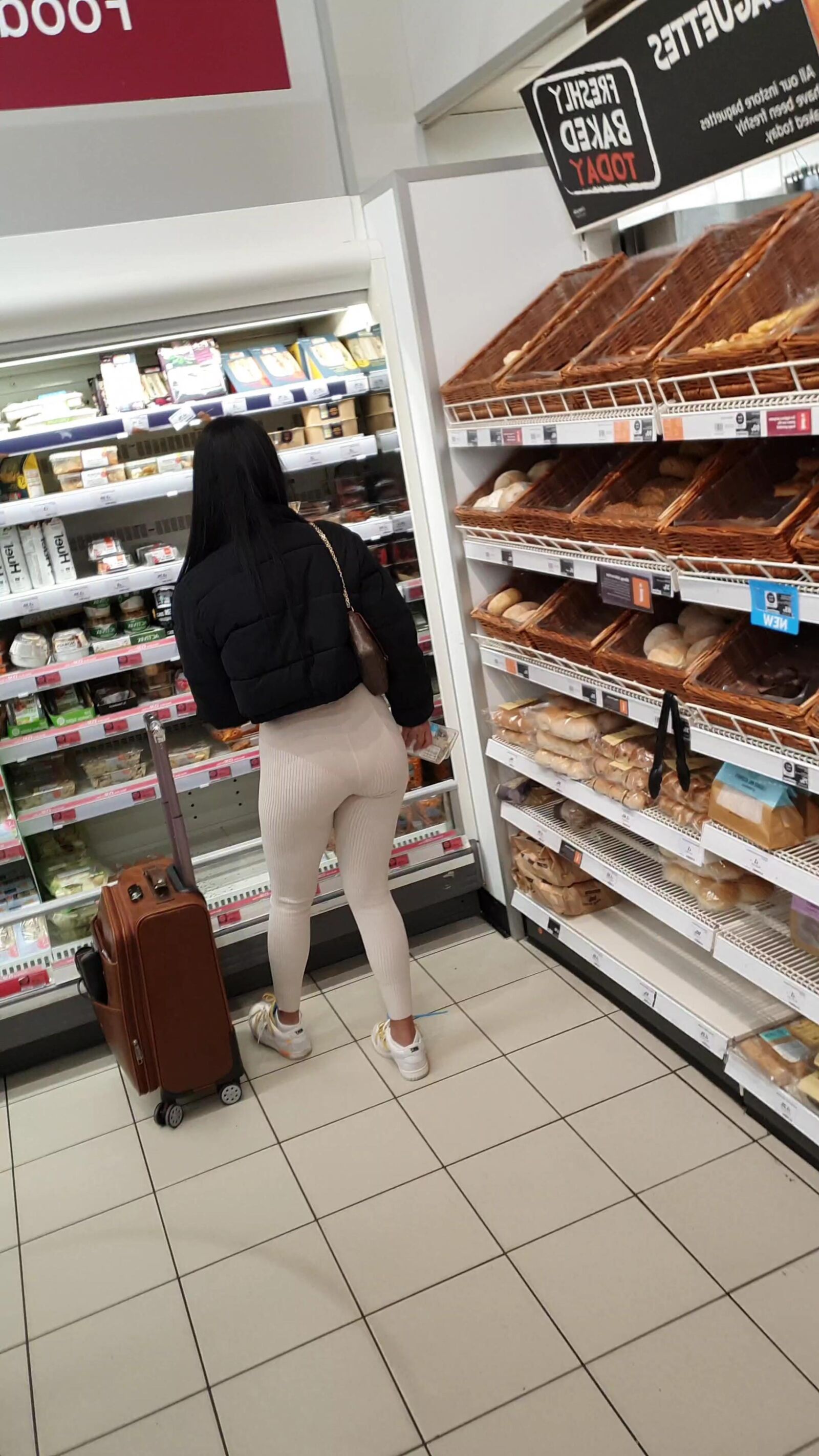 [Candide] Terre Ass Desi taquine en blanc