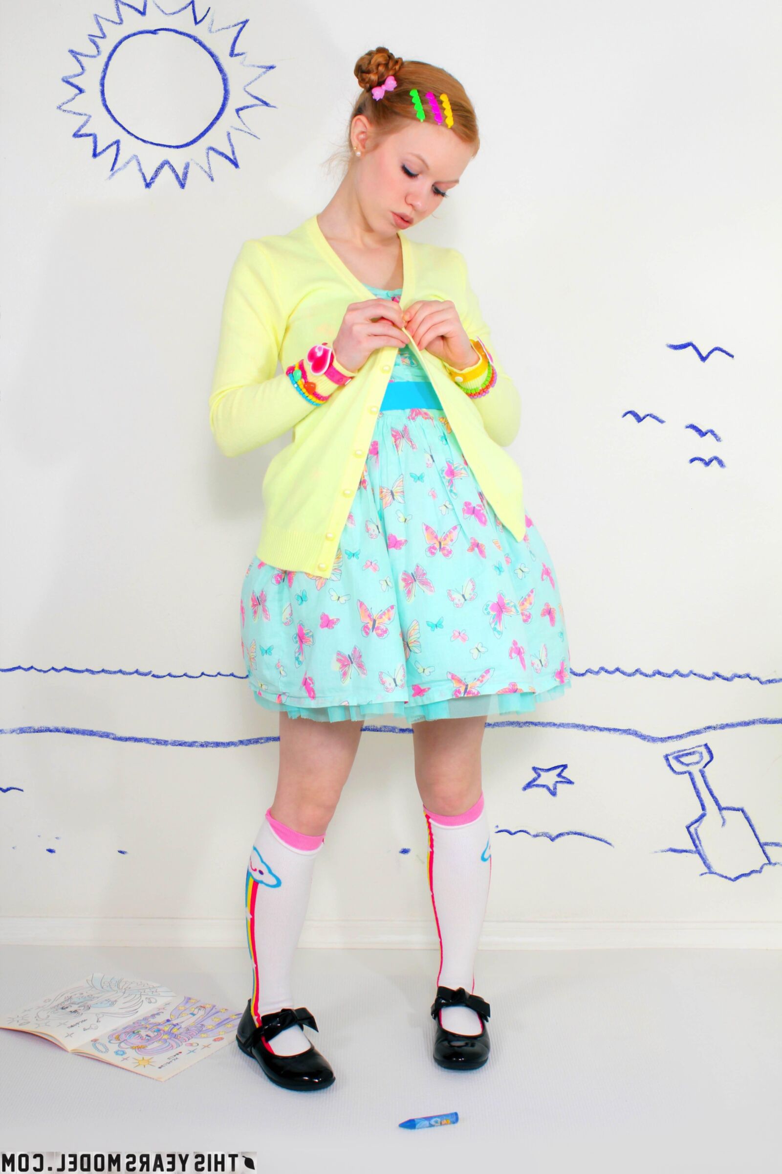 Adolescente dolly petite em azul