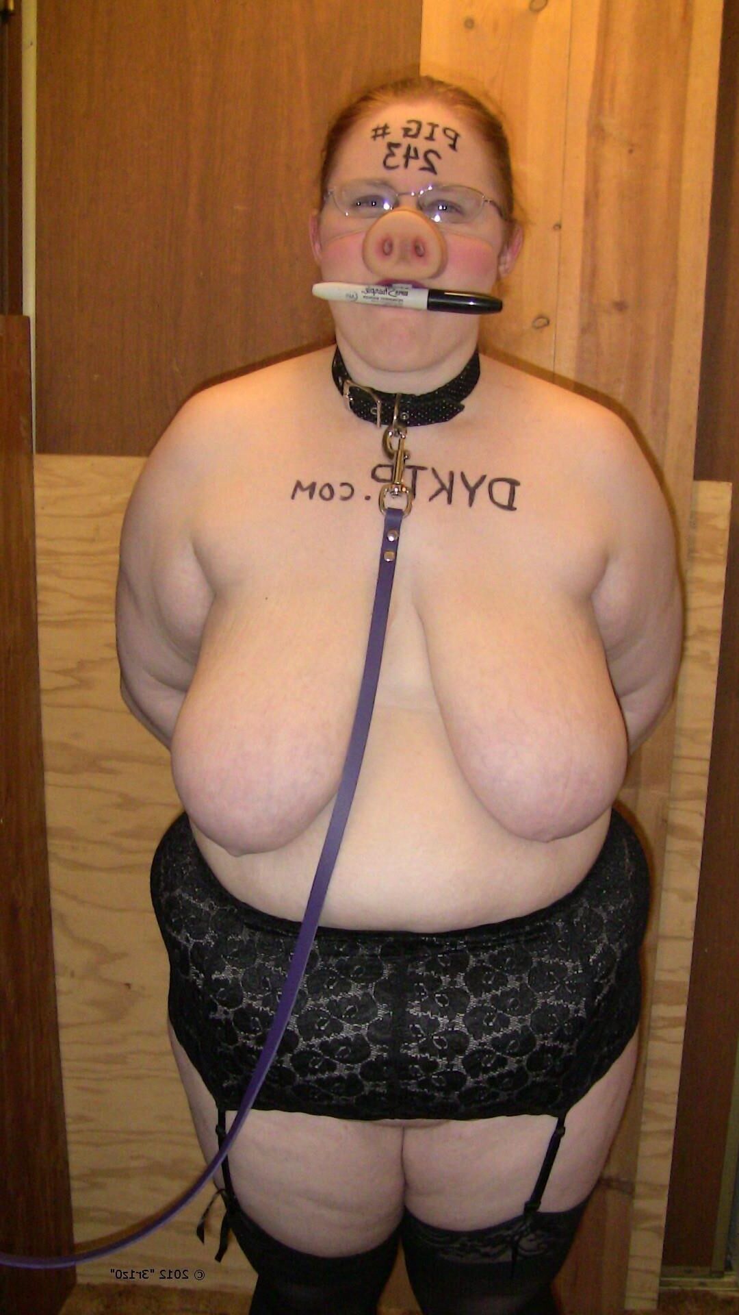 Fettsklaven in Bondage