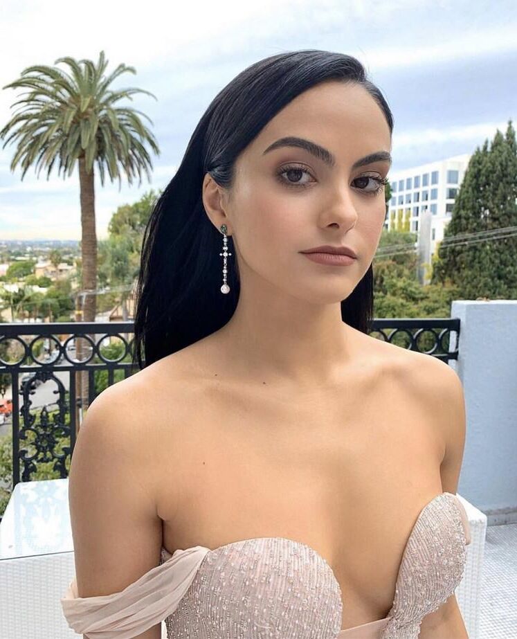 Camila Mendes