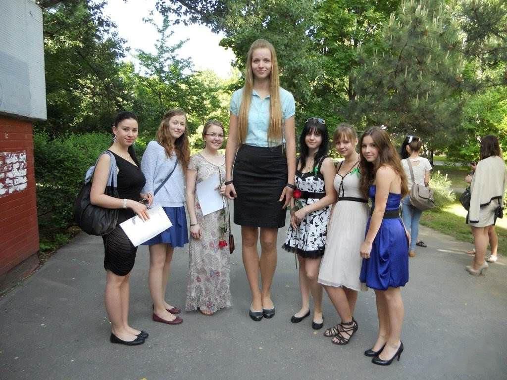 Grandes femmes et pieds doux