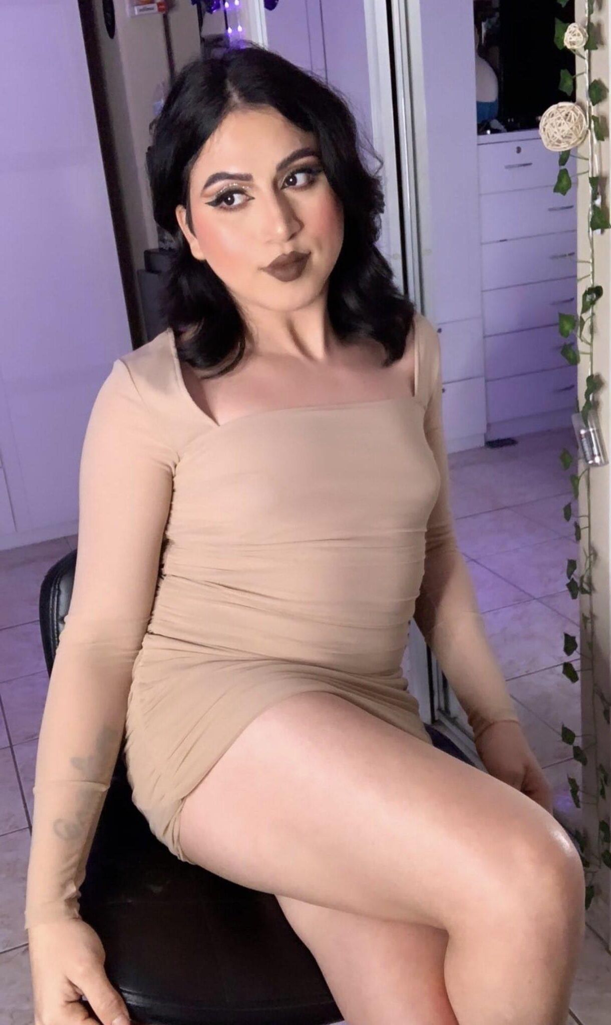 リリーf A Naughty Ladyboy