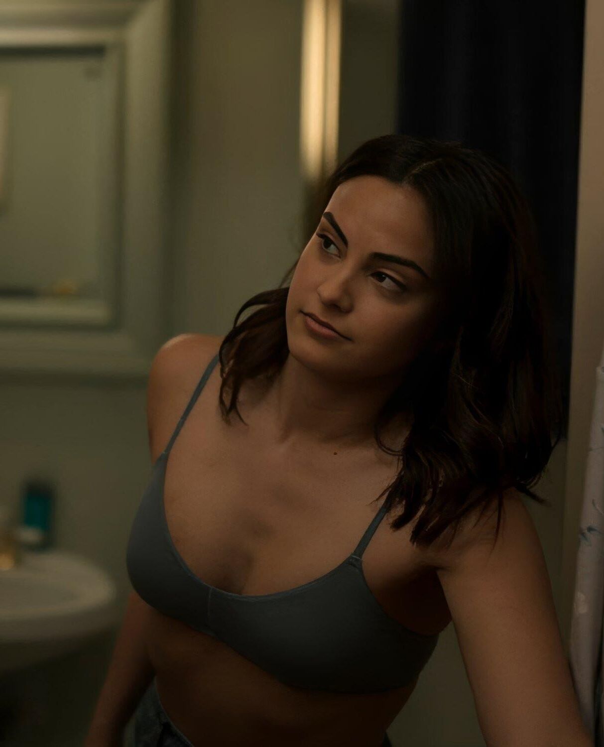 Camila Mendes