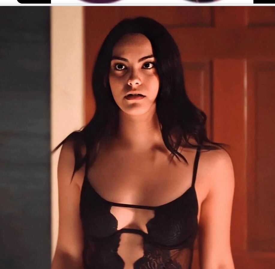 Camila Mendes