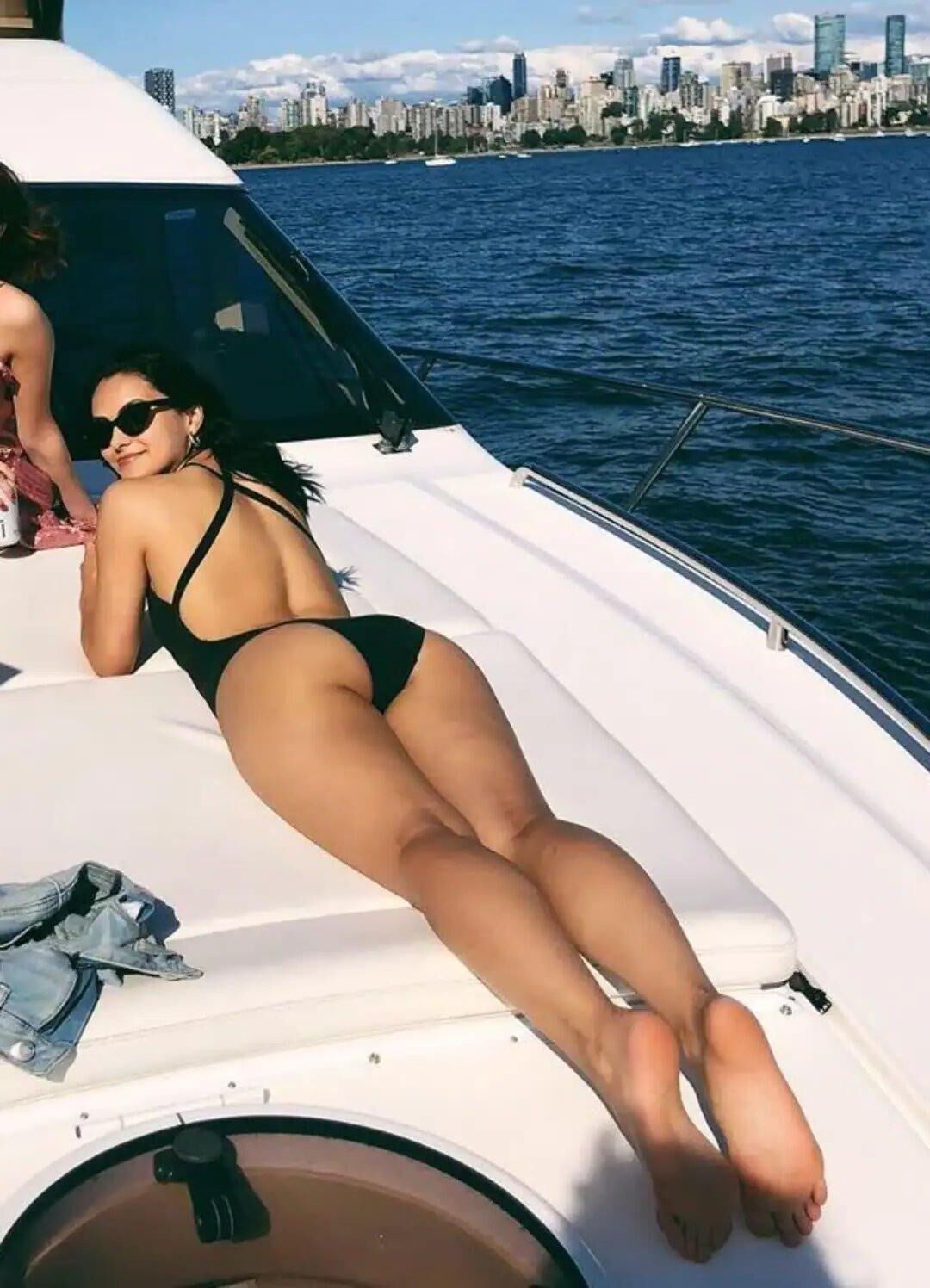 Camila Mendes