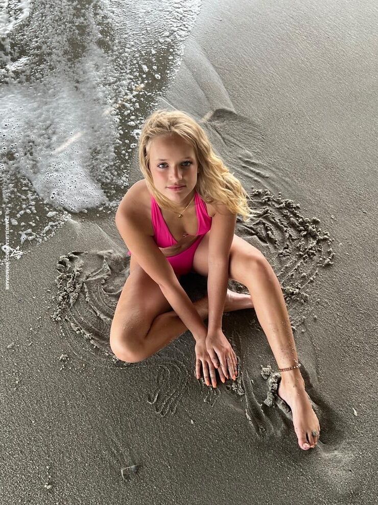 Bikini Teen Natalie Grace