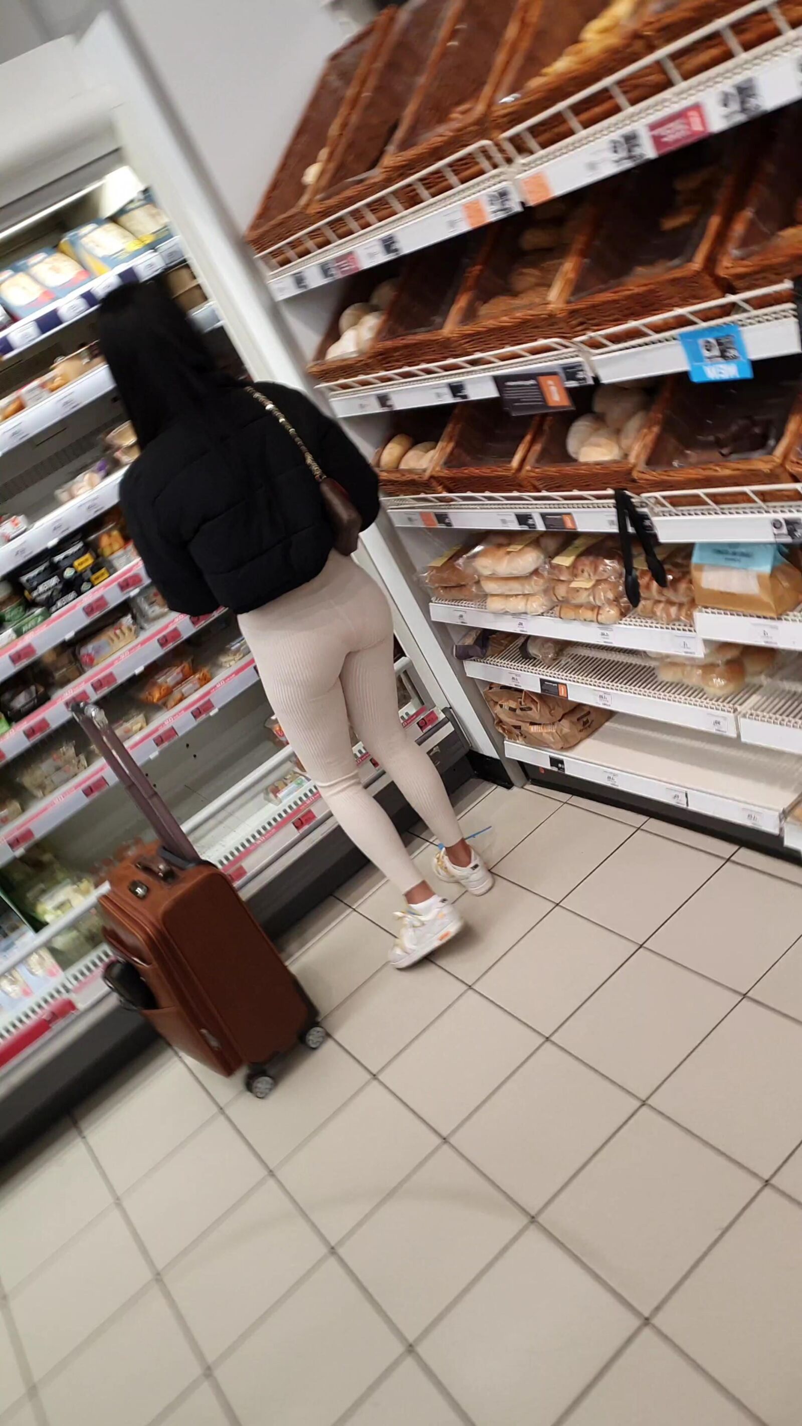 [Candide] Terre Ass Desi taquine en blanc