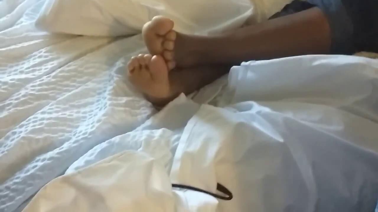 Pés de ébano sinceros