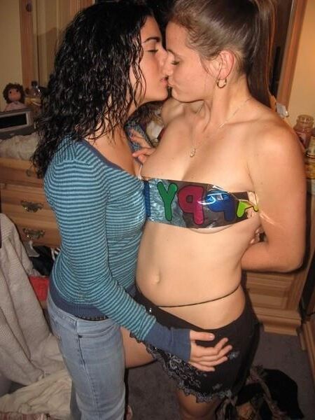 LESBIAN AMATEURS 