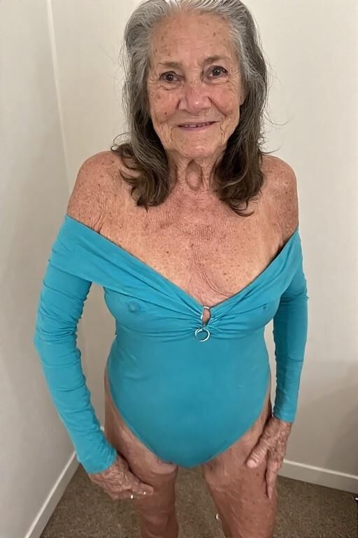 Grannies en maillots de bain