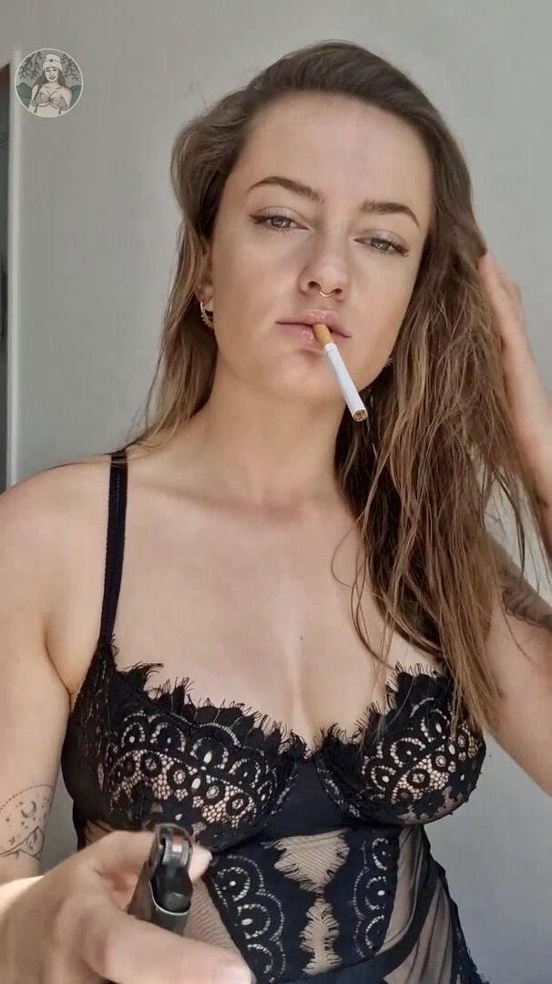 Meg Big Butt Big Tits Beauty Anal Brünette Mädchen gemischte heiße Aufnahmen