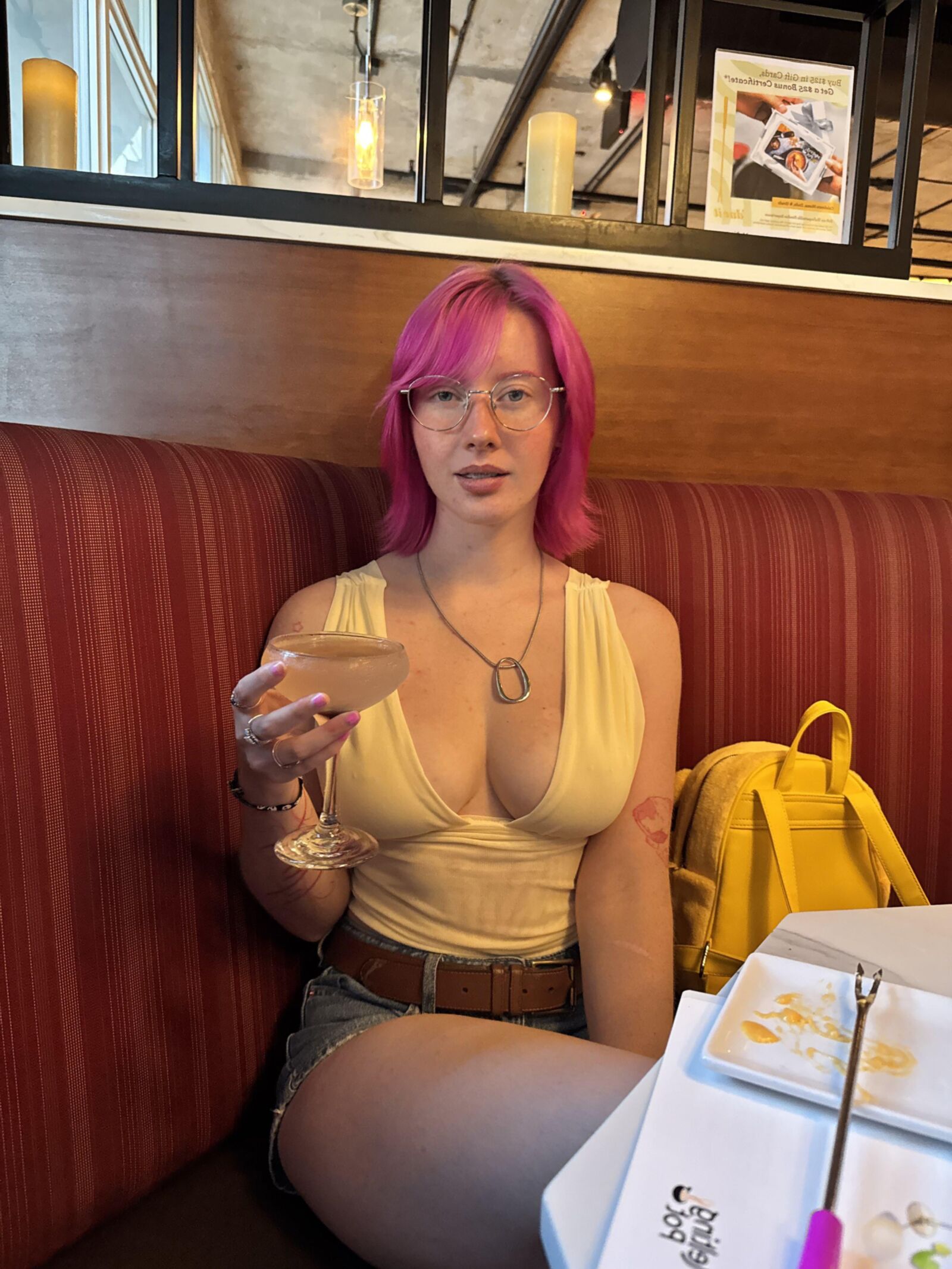 Luv Big Subs Big Ass Pink Hair Sexy Beauty Girl Mixed Hot Photo