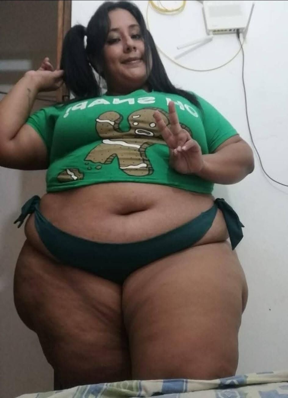 Сексуальная мягкая латина BBW (нужен идентификатор)