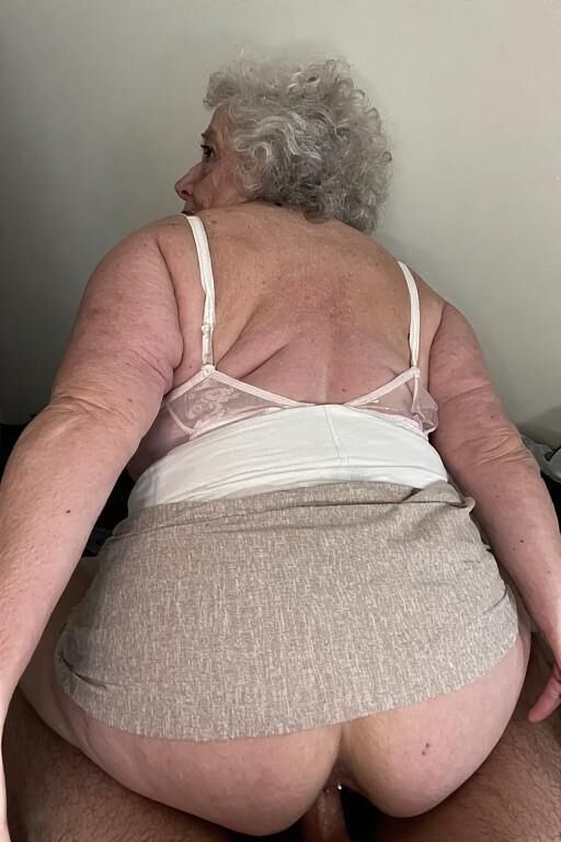 Grannies baisés de l'arrière