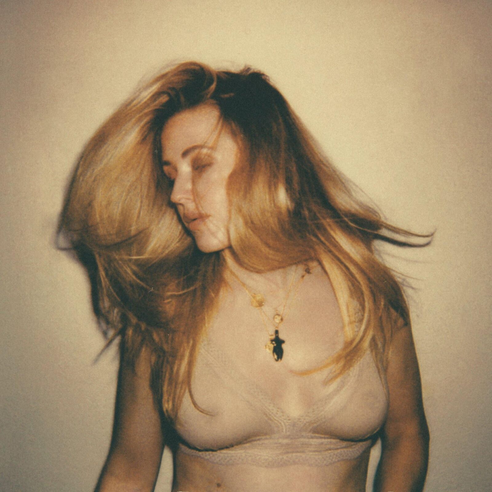 Seins Ellie Goulding